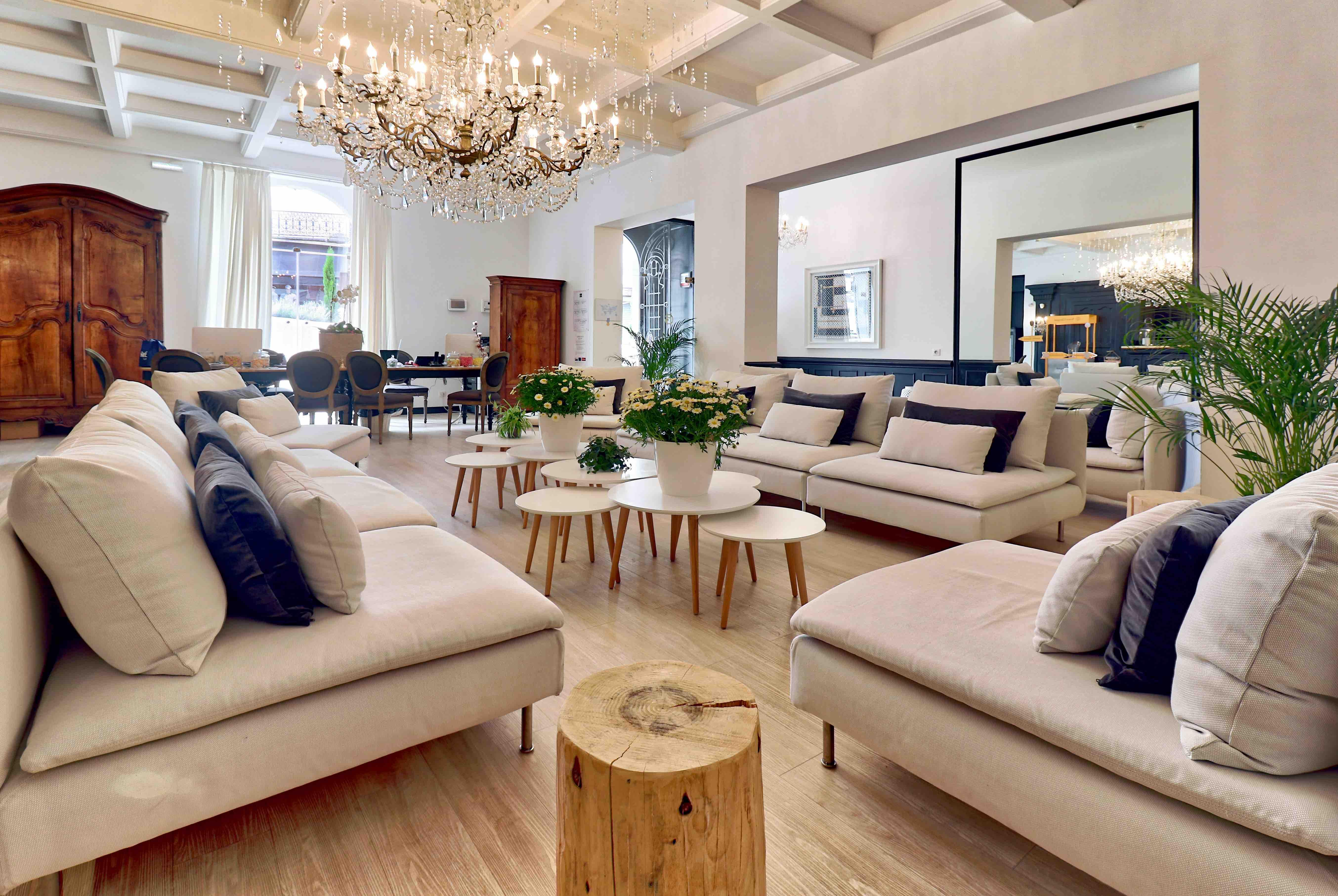 Belfry & Spa By Ligne St Barth Lourdes Dış mekan fotoğraf The interior of the showroom in 2019